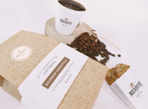 咖啡豆、咖啡杯和曲奇纸质包装 Mockup