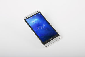 HTC One M7安卓智能手机屏幕演示样机02 HTC One M7 Mockup 02