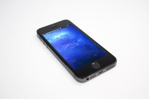 太空灰iPhone 5s屏幕演示样机模板02 iPhone 5s Space Gray Mockup 02