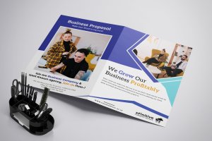 双折页商业杂志宣传册模板 Business Brochure Template Bifold