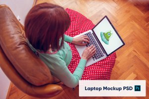 MacBook笔记本女性使用场景屏幕预览样机PSD模板v1 Sitting woman using the laptop – Mockup PSD